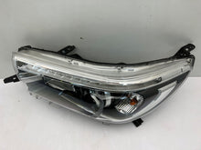 Laden Sie das Bild in den Galerie-Viewer, Frontscheinwerfer Toyota Hilux VIII LED Links Scheinwerfer Headlight