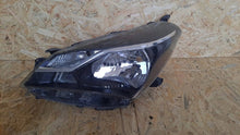 Load image into Gallery viewer, Frontscheinwerfer Toyota Yaris Links Scheinwerfer Headlight
