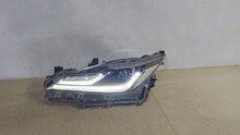 Laden Sie das Bild in den Galerie-Viewer, Frontscheinwerfer Toyota Corolla 81150-02T50-00 LED Links Scheinwerfer Headlight SCH9826973186bk