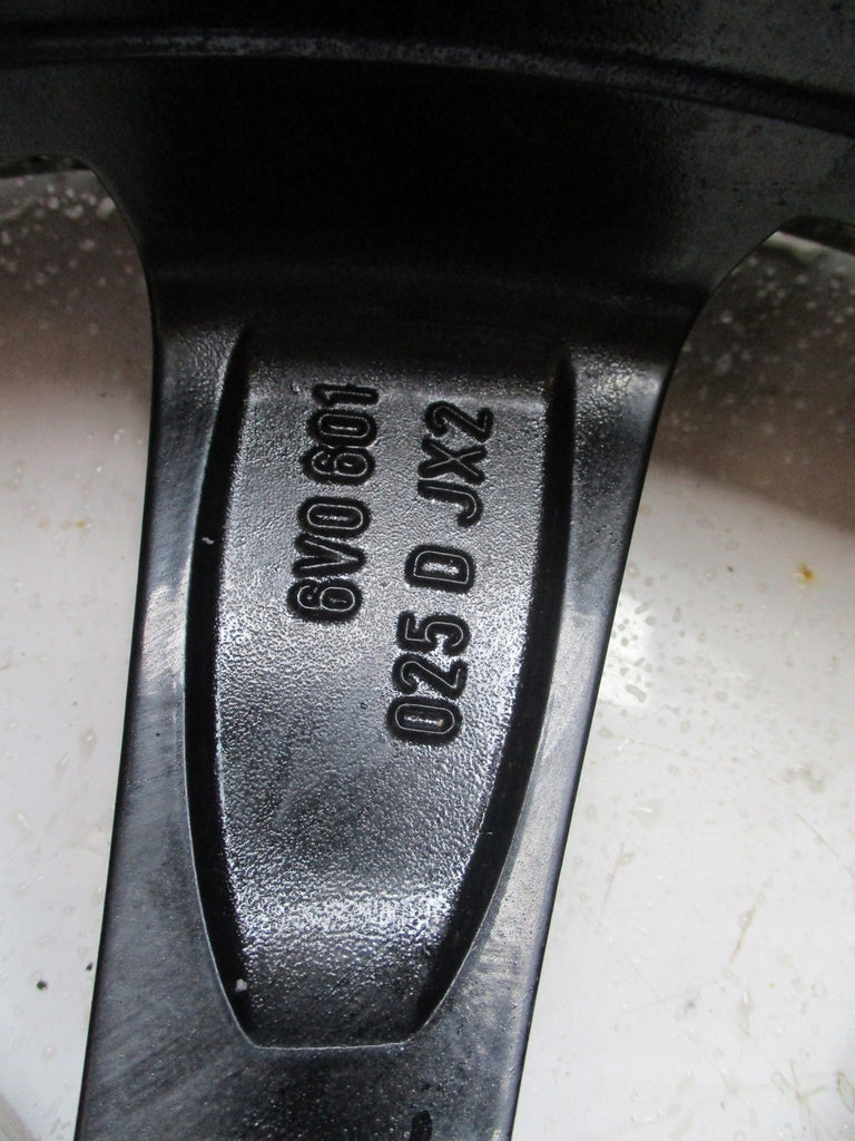 1x Alufelge 16 Zoll 7.0" 5x100 46ET Glanz Graphit 6V0601025J Mg Fabia Iii