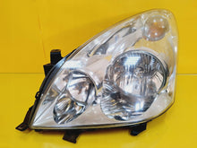 Laden Sie das Bild in den Galerie-Viewer, Frontscheinwerfer Toyota Corolla Verso DRC74919 Ein Stück (Rechts oder Links)