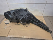 Laden Sie das Bild in den Galerie-Viewer, Frontscheinwerfer Kia Ceed 92101A2220 Rechts Scheinwerfer Headlight