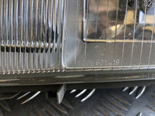 Laden Sie das Bild in den Galerie-Viewer, Frontscheinwerfer Mercedes-Benz W140 0301093311 1408202561 Links Headlight SCH1871311758fs