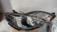 Laden Sie das Bild in den Galerie-Viewer, Frontscheinwerfer Hyundai Ix20 HYU008 Links Scheinwerfer Headlight SCH7552577949dp