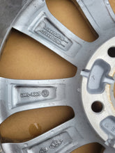 Load image into Gallery viewer, 1x Alufelge 16 Zoll 6.5" 5x114.3 44ET 403005287 Renault Megane 1 Rim Wheel FEL1611483446zv
