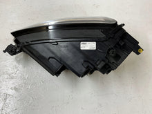 Laden Sie das Bild in den Galerie-Viewer, Frontscheinwerfer Skoda Karoq Nu7 57B941016B Full LED Rechts Headlight SCH1347080470sk