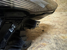 Laden Sie das Bild in den Galerie-Viewer, Frontscheinwerfer Mazda 3 BCJH-51040 B0L5-67890 Full LED Links Headlight SCH1633434898qw