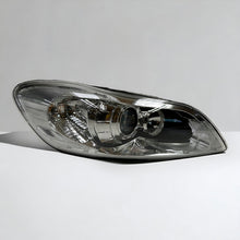 Laden Sie das Bild in den Galerie-Viewer, Frontscheinwerfer Volvo C30 301255282 81299800 Xenon Rechts Headlight