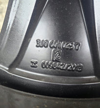 Laden Sie das Bild in den Galerie-Viewer, 1x Alufelge 18 Zoll 8.0" 5x112 44ET 3J0601025T VW I Rim Wheel FEL4484886672sv