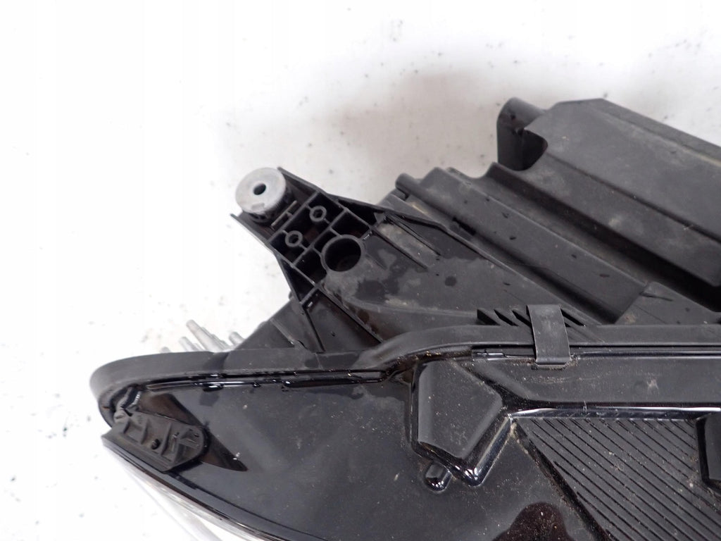 Frontscheinwerfer VW Touran 5TB941082 8V0907399 LED Rechts Headlight