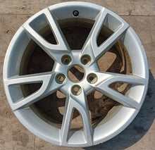 Load image into Gallery viewer, 1x Alufelge 17 Zoll 6.5&quot; 5x112 33ET Glanz Silber 8U0071493 Audi Q3 Rim Wheel