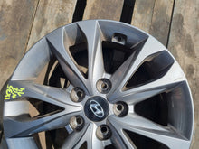 Load image into Gallery viewer, 1x Alufelge 16 Zoll 6.5&quot; 5x114.3 48ET 52910-2Y510 Hyundai Tucson Rim Wheel