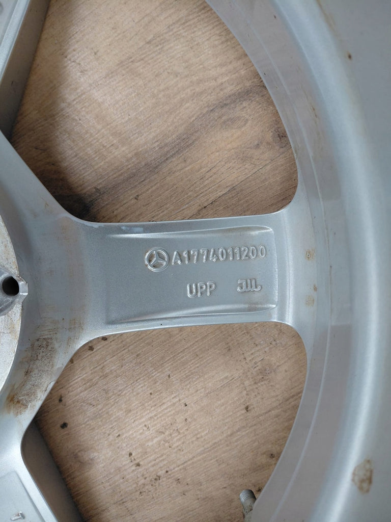 4x Alufelge 17 Zoll 6.5" 5x112 44ET Glanz Silber A1774011200 Mercedes-Benz FEL5164992875qr