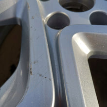 Laden Sie das Bild in den Galerie-Viewer, 1x Alufelge 17 Zoll 7.0" 5x108 42ET Glanz Silber 9818082477 Citroën C5 I FEL8773147217gz