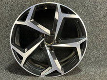 Laden Sie das Bild in den Galerie-Viewer, 1x Alufelge 18 Zoll Glanz 3G0601025 VW Passat B8 Rim Wheel FEL6271272873nj