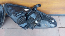 Load image into Gallery viewer, Frontscheinwerfer Hyundai H1 Starex 92102-4H0XX 92101-AH0XX Ein Satz Headlight SCH1297233927he