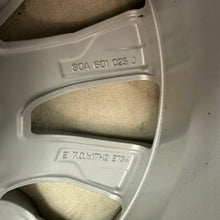 Load image into Gallery viewer, 1x Alufelge 17 Zoll 7.0" 5x112 34ET Glanz Silber 80A601025 Audi Rim Wheel FEL8265701321is