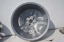 Laden Sie das Bild in den Galerie-Viewer, 1x Alufelge 19 Zoll 8.5&quot; 5x130 59ET Glanz Schwarz 7P5601025A Porsche Rim Wheel