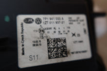 Load image into Gallery viewer, Frontscheinwerfer VW Touareg 7P1941033A Xenon Links Scheinwerfer Headlight