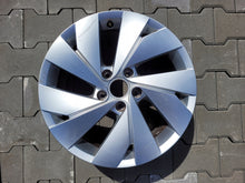 Laden Sie das Bild in den Galerie-Viewer, 1x Alufelge 17 Zoll 7.5" 5x112 51ET Glanz Silber 5H0601025C VW Golf Viii FEL6525328252rk