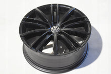 Laden Sie das Bild in den Galerie-Viewer, 4x Alufelge 18 Zoll 7.0&quot; 5x112 43ET 5N0601025AF VW Tiguan Passat B8 Rim Wheel