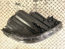 Laden Sie das Bild in den Galerie-Viewer, Frontscheinwerfer Mercedes-Benz W246 A2468207761 Xenon Links Headlight SCH9680782691kj