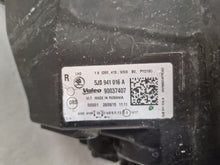 Laden Sie das Bild in den Galerie-Viewer, Frontscheinwerfer Skoda Rapid 5JB9411016A Xenon Rechts Scheinwerfer Headlight SCH9255657625lw