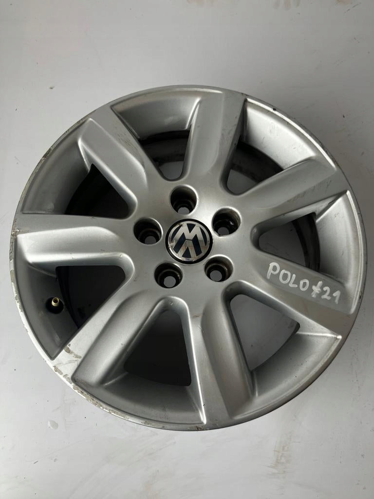 1x Alufelge 15 Zoll 6.0" 5x100 6R0601025L VW Polo Rim Wheel