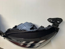 Laden Sie das Bild in den Galerie-Viewer, Frontscheinwerfer Peugeot 2008 208 II 9823193480 9823194180 Full LED Links