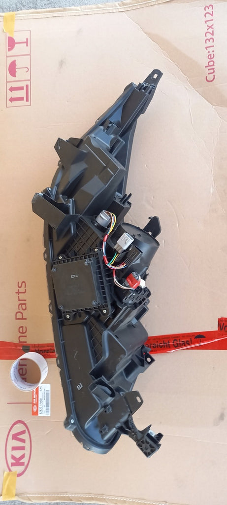 Frontscheinwerfer Mitsubishi Eclipse Cross 92102-H892102-H8 LED Ein Stück