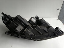 Laden Sie das Bild in den Galerie-Viewer, Frontscheinwerfer Opel Zafira C 13399858 13399859 Ein Stück (Rechts oder Links)