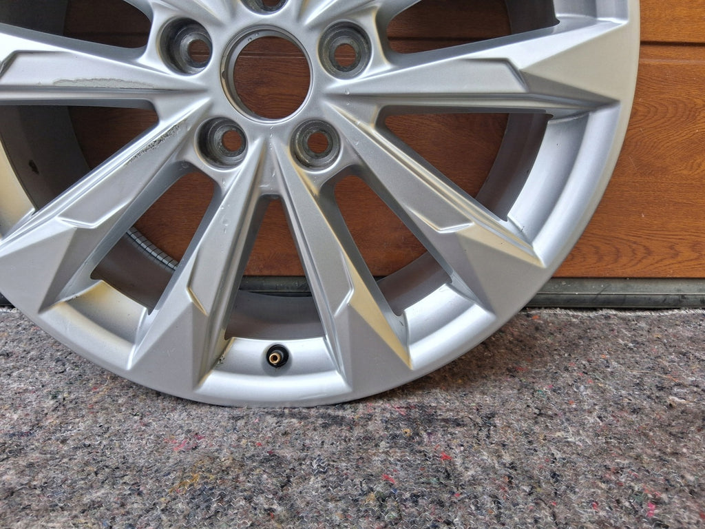1x Alufelge 18 Zoll 7.0" 5x112 43ET Glanz Silber 83A601025G Audi Q3 Rim Wheel FEL7826236615pe
