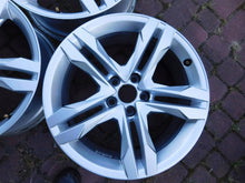 Load image into Gallery viewer, 1x Alufelge 18 Zoll 7.5" 5x112 29ET Glanz Silber 8W9601025B Audi A4 B9 Rim Wheel FEL2299764834ww