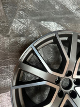 Load image into Gallery viewer, 1x Alufelge 20 Zoll 9.0" 5x112 8W0601025EG Audi A4 B9 Rim Wheel FEL8361507212ng