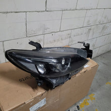 Laden Sie das Bild in den Galerie-Viewer, Frontscheinwerfer Mazda 6 Rechts Scheinwerfer Headlight