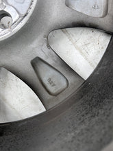 Laden Sie das Bild in den Galerie-Viewer, 1x Alufelge 17 Zoll 7.0&quot; 5x114.3 39ET Toyota Mirai Rim Wheel