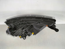 Laden Sie das Bild in den Galerie-Viewer, Frontscheinwerfer Skoda Kamiq 658941015B LED Links Scheinwerfer Headlight SCH4519068688zw