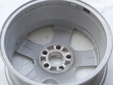Laden Sie das Bild in den Galerie-Viewer, 1x Alufelge 16 Zoll 6.5&quot; 5x108 52ET Silber 30794838 Volvo V50 Rim Wheel