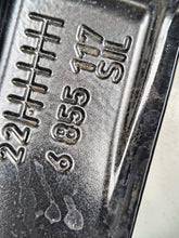 Laden Sie das Bild in den Galerie-Viewer, 1x Alufelge 16 Zoll 5.5&quot; 5x112 46ET 6866674 6855117 Mini Rim Wheel