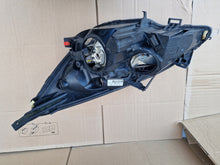 Laden Sie das Bild in den Galerie-Viewer, Frontscheinwerfer Opel Meriva A B 13305776 Halogen Rechts Scheinwerfer Headlight SCH1393524350sw