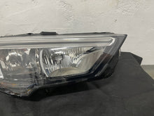 Laden Sie das Bild in den Galerie-Viewer, Frontscheinwerfer Opel Crossland X 462161423 13467968 Full LED Rechts oder Links