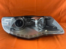 Laden Sie das Bild in den Galerie-Viewer, Frontscheinwerfer VW Touareg 7L6941032C LED Vorderseite Scheinwerfer Headlight