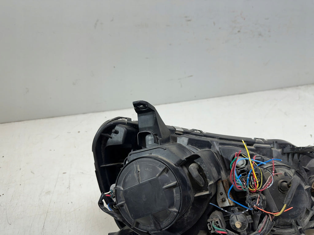 Frontscheinwerfer Mitsubishi Outlander I Xenon Ein Stück (Rechts oder Links)