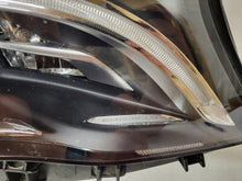 Laden Sie das Bild in den Galerie-Viewer, Frontscheinwerfer Mercedes-Benz X156 A1569062400 Xenon Rechts Headlight SCH5664249460nt