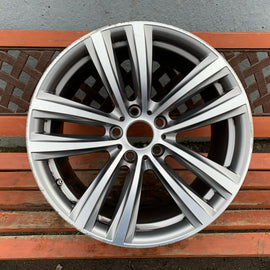 1x Alufelge 19 Zoll 9.0