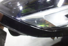 Laden Sie das Bild in den Galerie-Viewer, Frontscheinwerfer Opel Corsa F 39162659 LED Rechts Scheinwerfer Headlight