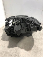 Laden Sie das Bild in den Galerie-Viewer, Frontscheinwerfer Mercedes-Benz W206 A2069068404 Rechts Scheinwerfer Headlight SCH9334999135pe