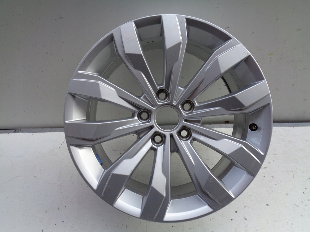 1x Alufelge 17 Zoll 7.0" 5x112 45ET 2GA601025A Vw Rim Wheel