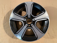 Laden Sie das Bild in den Galerie-Viewer, 1x Alufelge 17 Zoll 7.5&quot; 5x112 52,5ET A2464011500 Mercedes-Benz W246 Rim Wheel