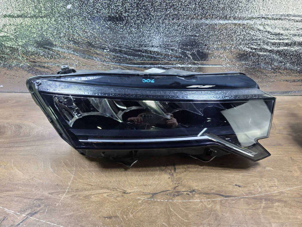 Frontscheinwerfer Skoda Octavia IV 5E4941010 Rechts Scheinwerfer Headlight SCH6410643101fi